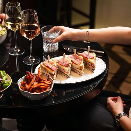 سوفيتل لو فوبور 5*